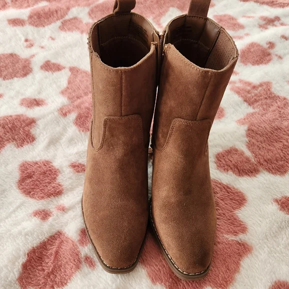 Brown Ankle Boots Low Heel - Picture 5 of 6